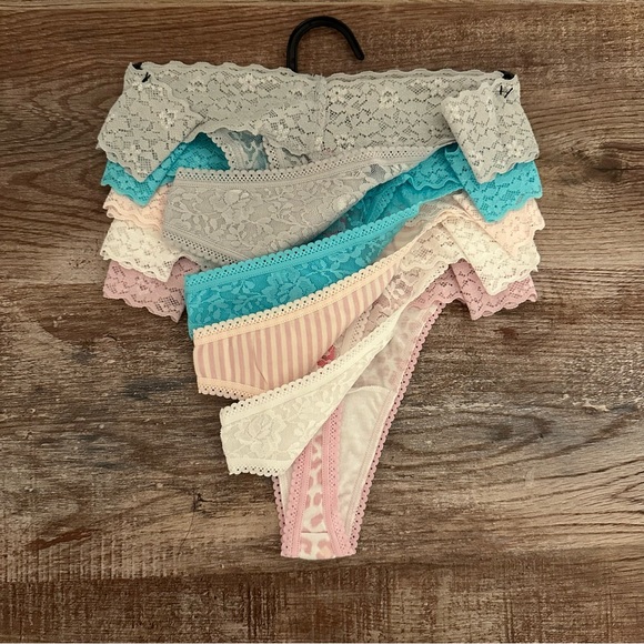 Betsey Johnson 5PCK Mixed Lace & Cotton Thongs - Picture 6 of 10